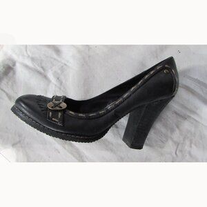 Black office or casual high heel shoes, comfortable, non slipery, zise 7